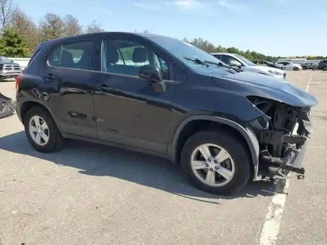 3GNCJNSB2KL129523 2019 CHEVROLET TRAX-3