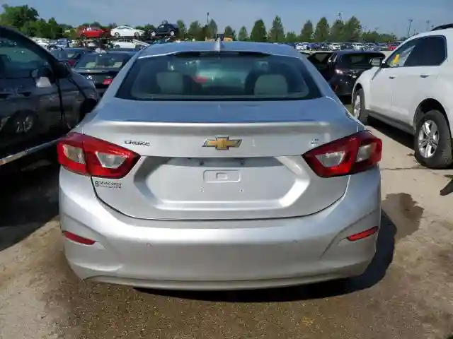1G1BE5SM9J7229172 2018 CHEVROLET CRUZE-5