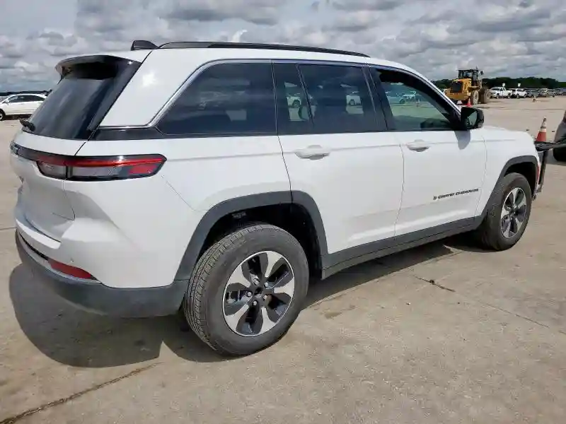 1C4RJYB67R8520621 2024 JEEP GRAND CHEROKEE-2