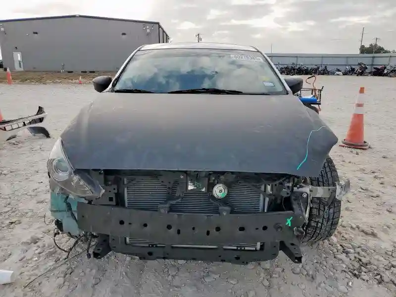 3MZBM1U75FM174014 2015 MAZDA 3-4