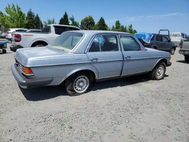 WDBAB30A3BB224152 1981 MERCEDES-BENZ 300-CLASS-2