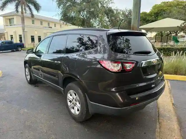 1GNKRFED8GJ258890 2016 CHEVROLET TRAVERSE-2