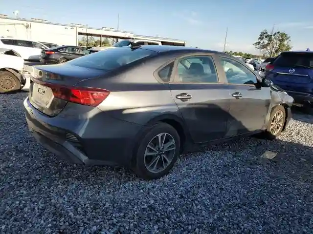 3KPF24AD9RE781618 2024 KIA FORTE-2