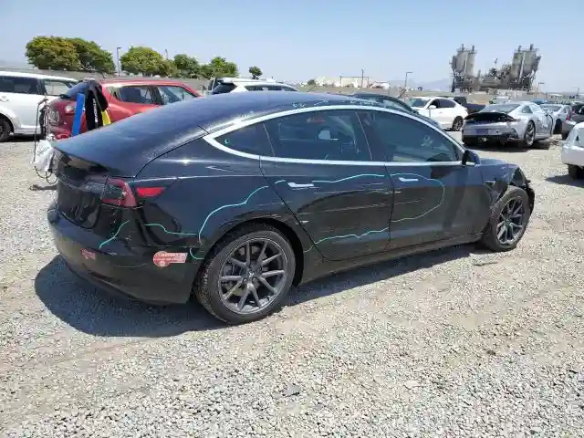 5YJ3E1EA6JF011349 2018 TESLA MODEL 3-2