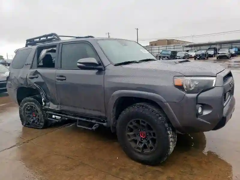 JTELU5JR9P6117865 2023 TOYOTA 4RUNNER SE-3