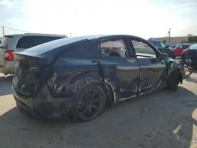 7SAYGDED7RF162680 2024 TESLA MODEL Y-2