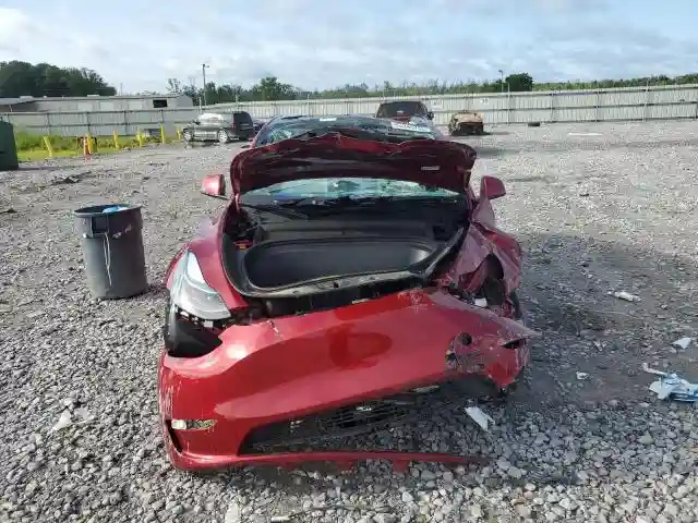 7SAYGDED2RA331985 2024 TESLA MODEL Y-4