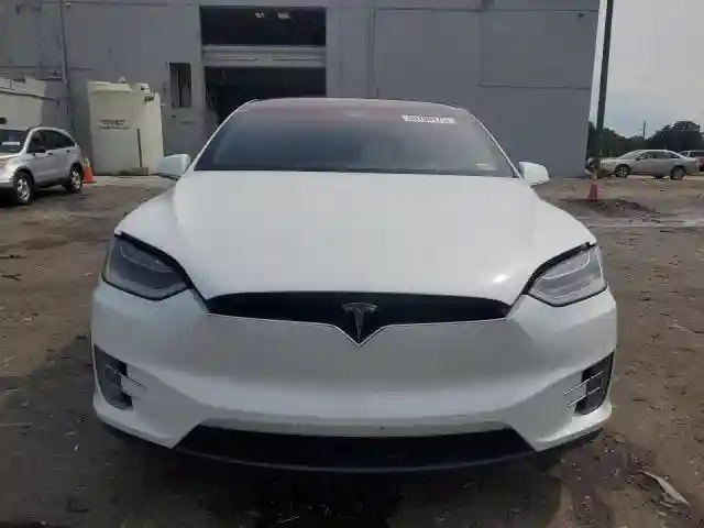 5YJXCBE26JF120321 2018 TESLA MODEL X-4