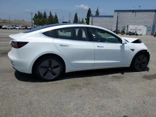 5YJ3E1EA5JF076838 2018 TESLA MODEL 3-2