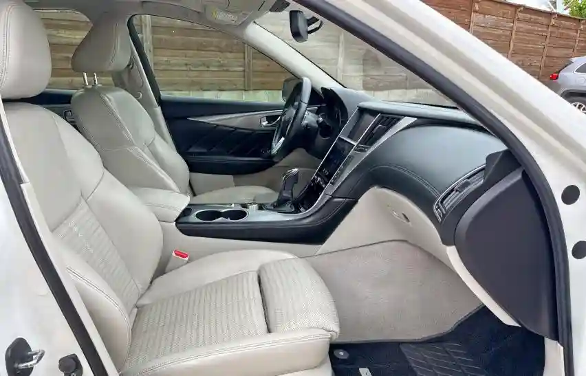 JN1EV7APXJM359784 2018 INFINITI Q50-4