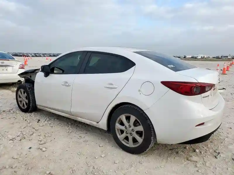 3MZBM1U75FM174014 2015 MAZDA 3-1