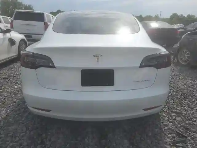 5YJ3E1EB1NF194688 2022 TESLA MODEL 3-5