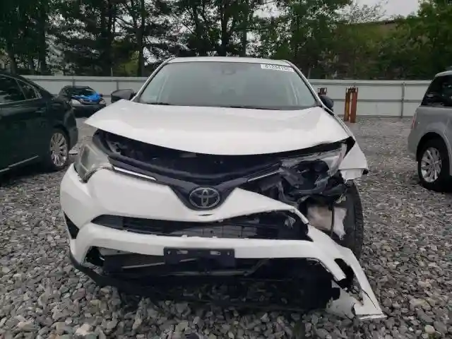 2T3BFREV3JW764258 2018 TOYOTA RAV4-4