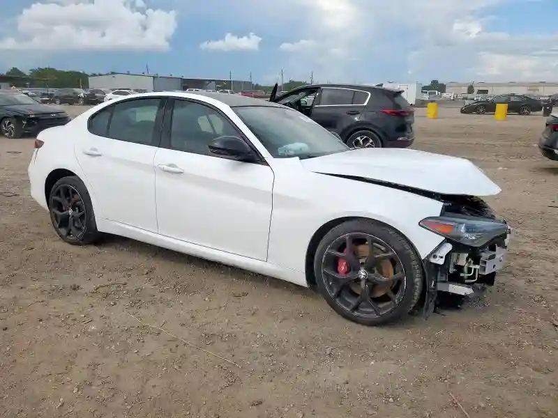ZARFAMAN6K7619968 2019 ALFA ROMEO GIULIA-3