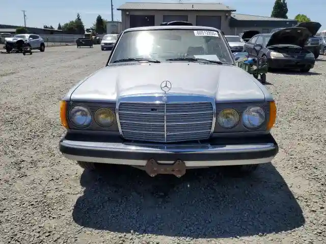 WDBAB30A3BB224152 1981 MERCEDES-BENZ 300-CLASS-4