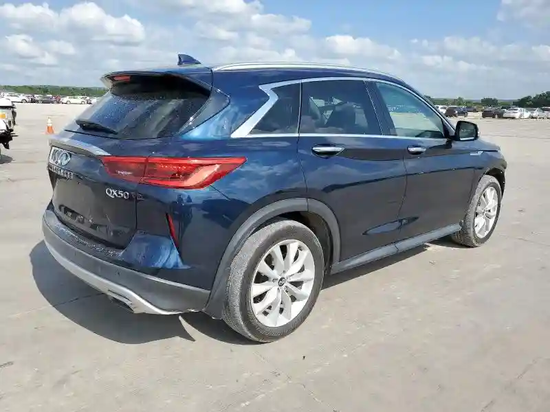 3PCAJ5M30KF111736 2019 INFINITI QX50-2