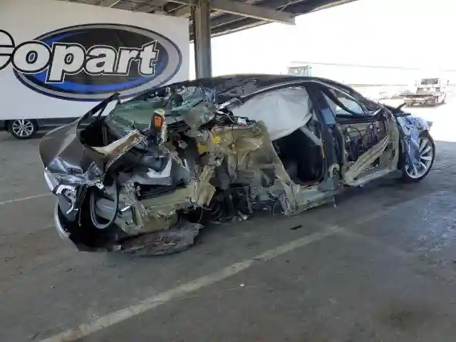 5YJ3E1EA2JF061083 2018 TESLA MODEL 3-2