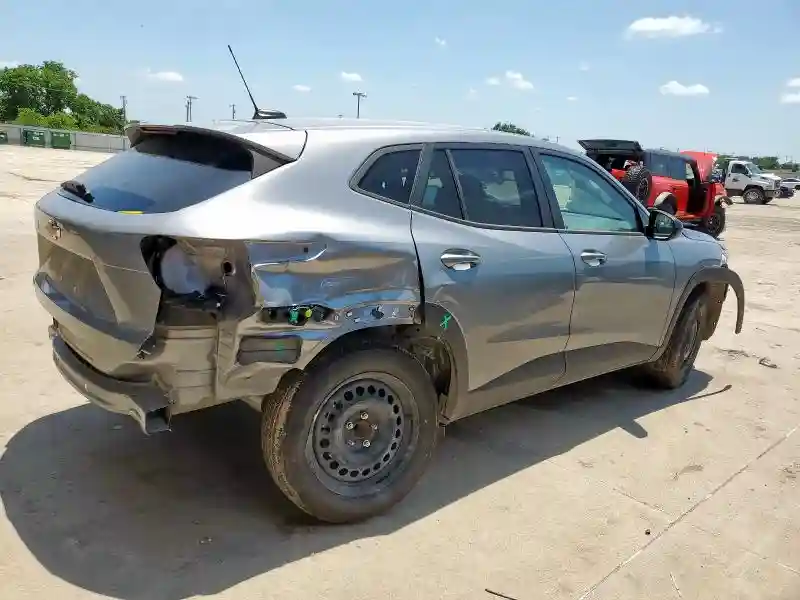 KL77LFE21RC220209 2024 CHEVROLET TRAX-2