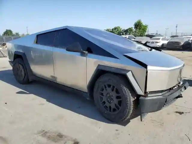 7G2CEHED4RA040048 2024 TESLA CYBERTRUCK-3