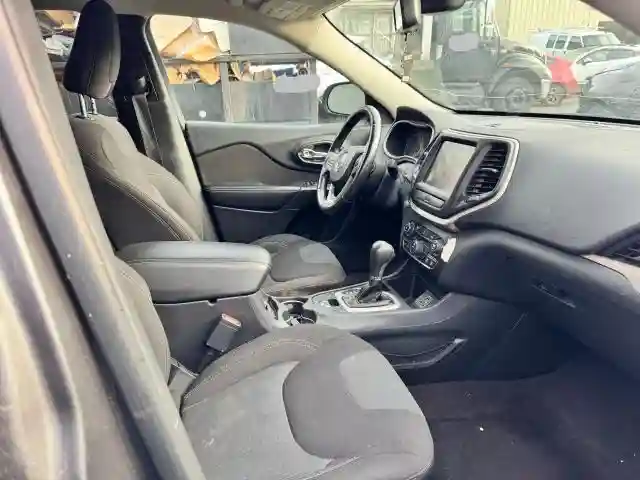 1C4PJLCB4HW508135 2017 JEEP GRAND CHEROKEE-4