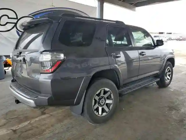 JTERU5JR9P6119240 2023 TOYOTA 4RUNNER SE-2