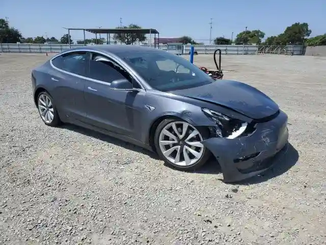 5YJ3E1EB4JF121101 2018 TESLA MODEL 3-3