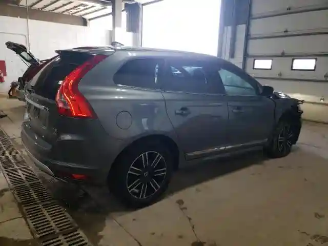 YV440MRR9H2107961 2017 VOLVO XC60-2