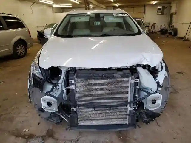 1GYKNDRS7HZ303462 2017 CADILLAC XT5-4