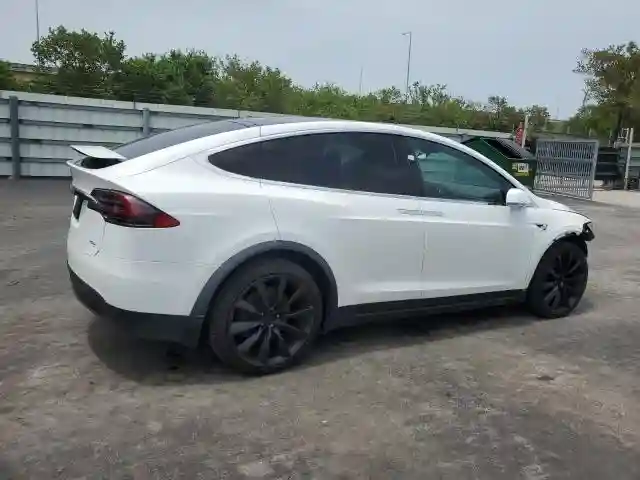 5YJXCDE20HF067847 2017 TESLA MODEL X-2