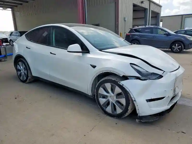 7SAYGDEE4PA176362 2023 TESLA MODEL Y-3