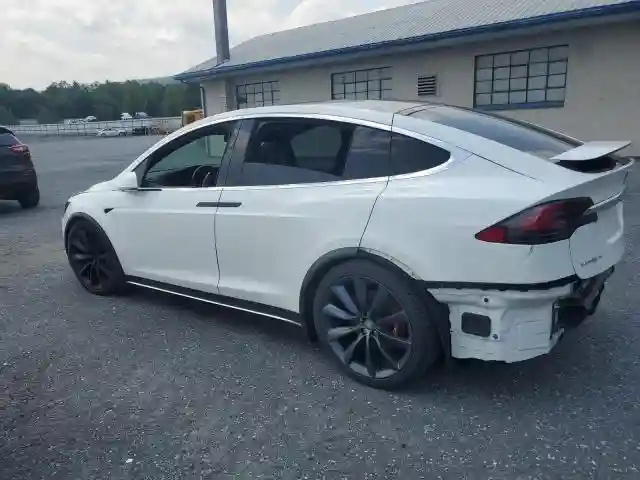 5YJXCBE21HF044498 2017 TESLA MODEL X-1