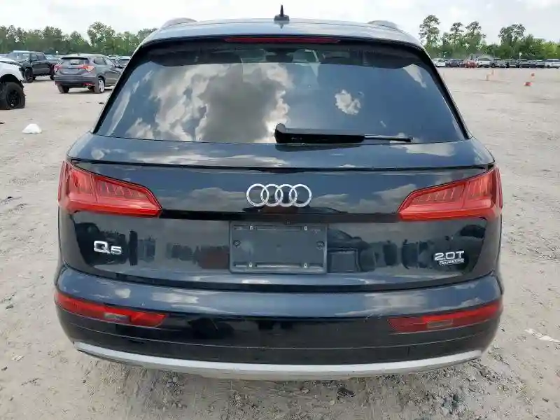 WA1ANAFY1J2140261 2018 AUDI Q5-5
