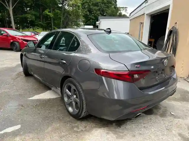 ZARFAEEN9H7544398 2017 ALFA ROMEO GIULIA-2