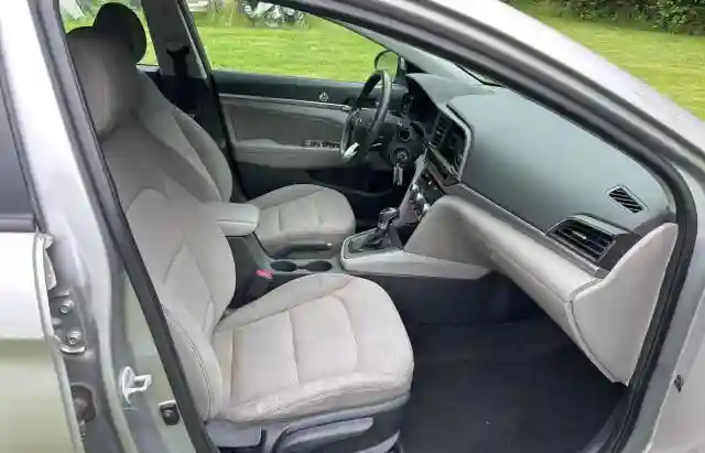 5NPD84LF2LH578951 2020 HYUNDAI ELANTRA-4