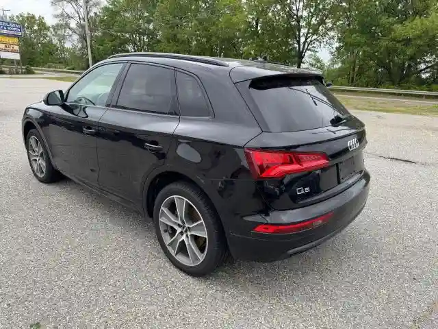 WA1BNAFY1K2044930 2019 AUDI Q5-2