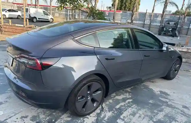 5YJ3E1EA1PF607137 2023 TESLA MODEL 3-3