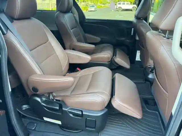 5TDYZ3DC6HS850223 2017 TOYOTA ALL MODELS-5