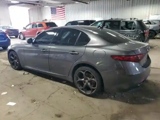 ZARFAEEN9H7561895 2017 ALFA ROMEO GIULIA-1