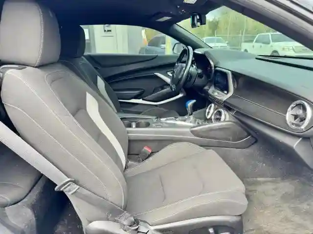 1G1FE1R76K0151129 2019 CHEVROLET CAMARO-4