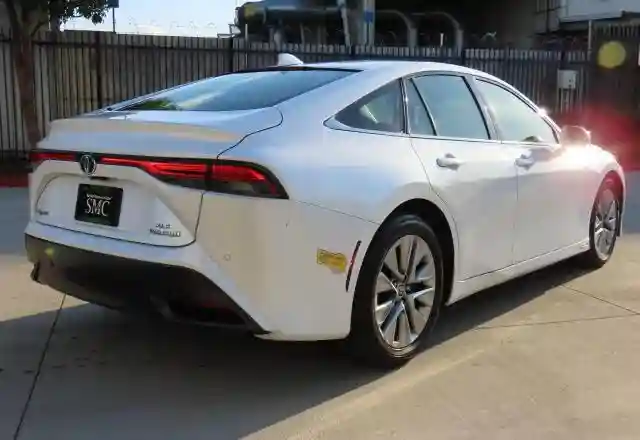 JTDAAAAA9NA003964 2022 TOYOTA MIRAI LE-2