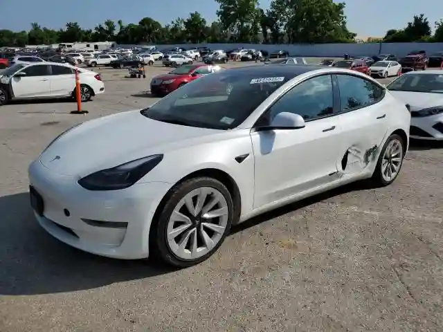 5YJ3E1EA7NF368447 2022 TESLA MODEL 3-0