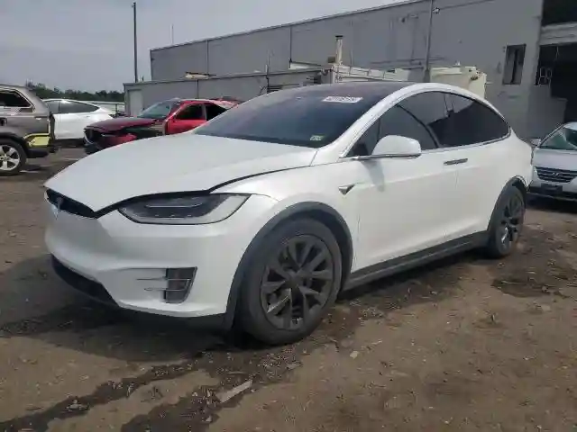 5YJXCBE26JF120321 2018 TESLA MODEL X-0