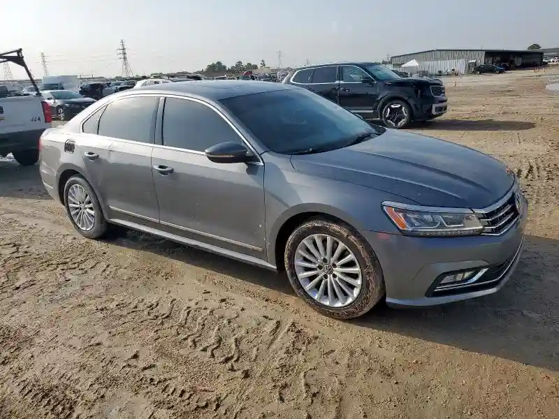 1VWBT7A35HC072207 2017 VOLKSWAGEN PASSAT-3