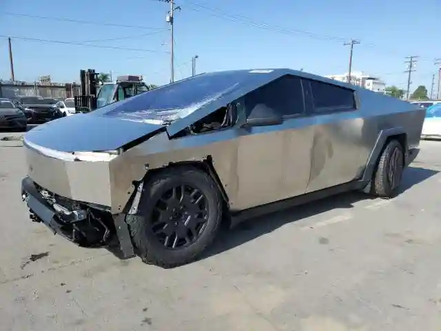 7G2CEHED4RA040048 2024 TESLA CYBERTRUCK-0