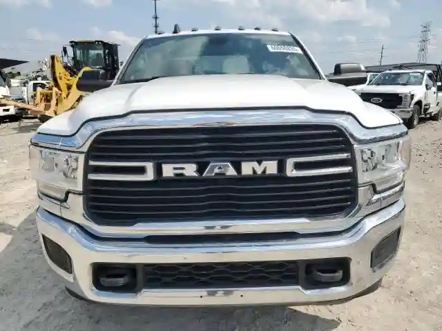 3C63RRHL4MG575085 2021 RAM 3500-4