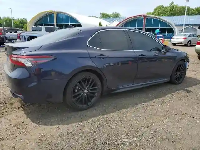 4T1KZ1AK7MU052417 2021 TOYOTA CAMRY-2