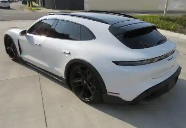WP0BA2Y19NSA67581 2022 PORSCHE TAYCAN-3