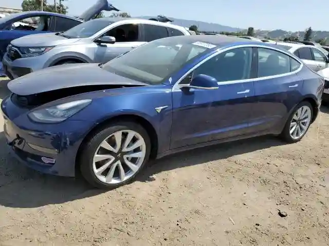 5YJ3E1EA3JF046947 2018 TESLA MODEL 3-0