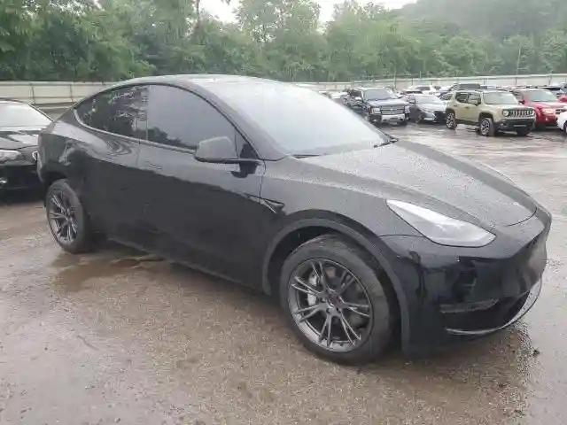 7SAYGDED9RF195941 2024 TESLA MODEL Y-3