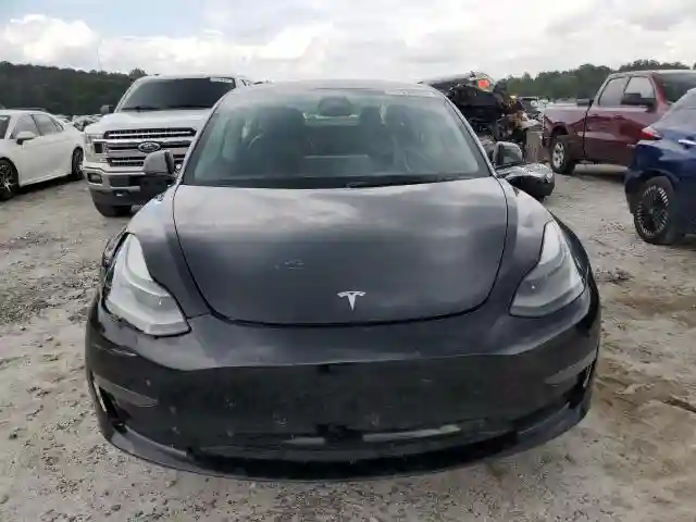 5YJ3E1EA8PF436452 2023 TESLA MODEL 3-4